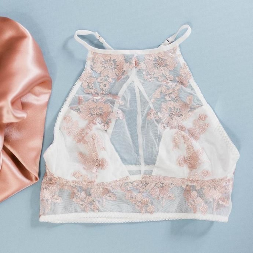 Elegant Lace Bralette in Cream and Pink